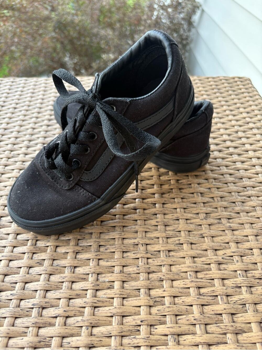 Kids Vans All-Black Low-Top Tie Canvas Sneakers- Size 1